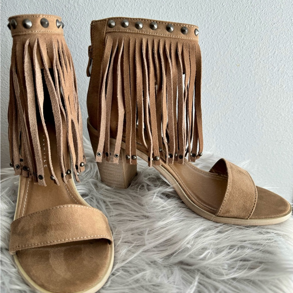 New Very Volatile tan leather fringe heels 8